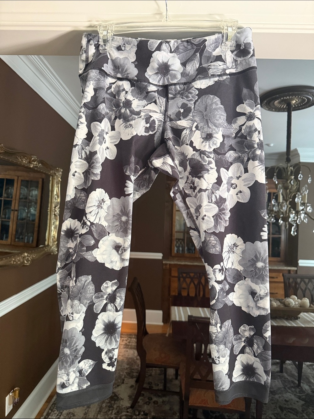 Old Navy Monochrome Floral High-Rise Leggings